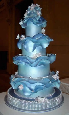 d57f9d0618ef5eaa_amazing2011_blue-wedding-cakes.jpg