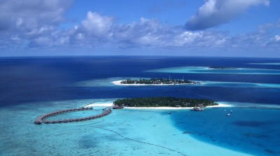 best-picture-gallery-India-Maldives-Vilu-Reef-resort-deckchair.jpg