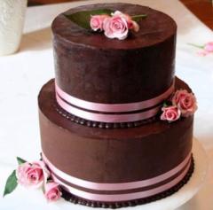 chic-chocolate-brown-wedding-cake-pink-ribbon-pink-roses.JPG