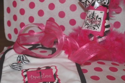 BLACK-PINK-damask-bib-2.jpg