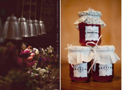 mason-jar-wedding-favors.jpg