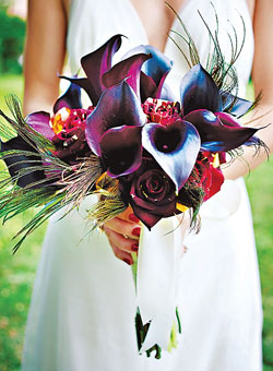 111671-violet-wedding-bouquets.jpg