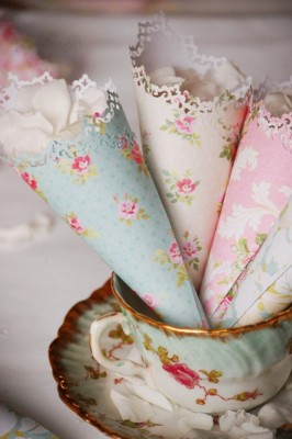 Vintage-wedding-accessories-Floral-Confetti-Cones-2.jpg
