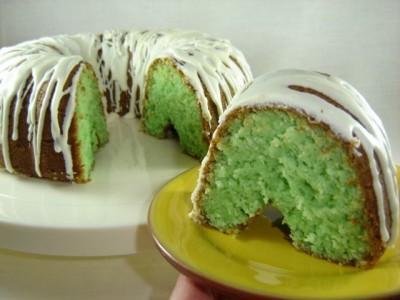 Pistachio-Bundt-Cake.jpeg