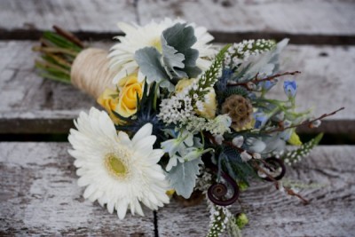 Wild-Flowers-for-a-country-wedding-bouquet-600x400.jpg