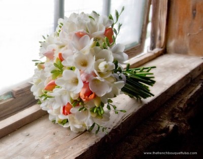 coral-and-white-bouquet.jpg