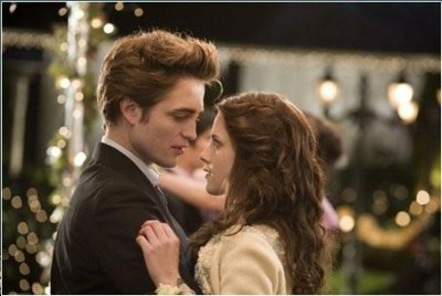 Edward-3-bella-twilight-couples-24897291-453-303.jpg