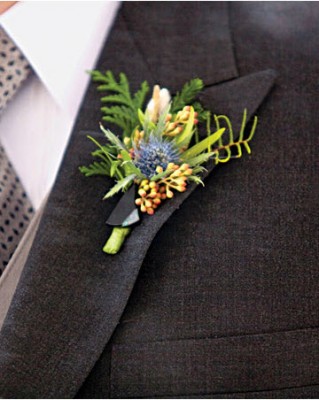 buttonholel-for-groom-with-thistle.jpg