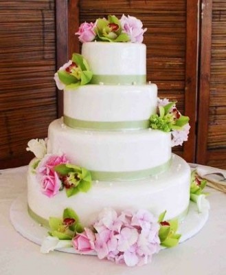 green-pink-wedding-cake.jpg