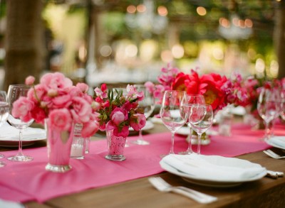 pink-wedding-reception-decor-wedding-flower-centerpieces.original.jpg