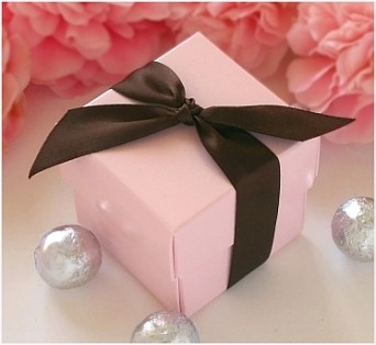 pink_and_brown_favor_box.jpg