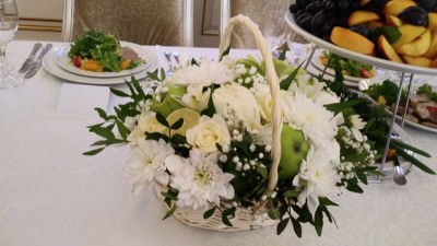 Свадебный букет из фруктов и цветов.jpg