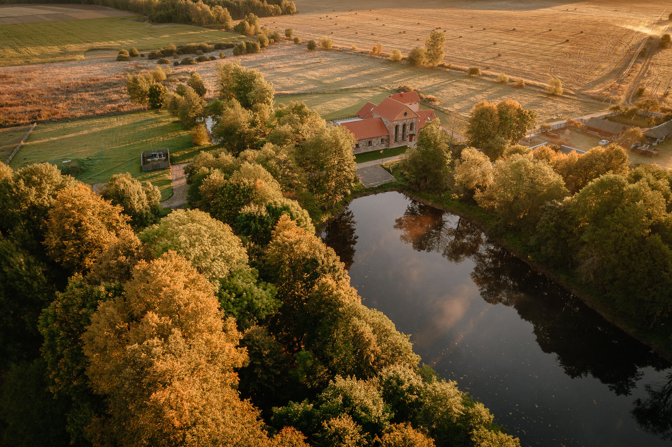 Стайки олимпийский спортивный комплекс. Спортивный комплекс стайки минск. Спортивный комплекс стайки минск. Усадьба богдановичей двор стайки. Какие есть стайки.