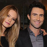 Maroon 5 уже обручился