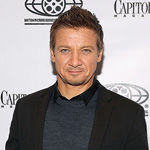 Джереми Реннер тайком женился на матери своей дочки