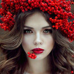 Роскошь шелка и «бабушкины» кружева: самые актуальные тренды «Свадебного салона»