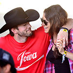 Теперь официально: Эштон Катчер и Мила Кунис поженились