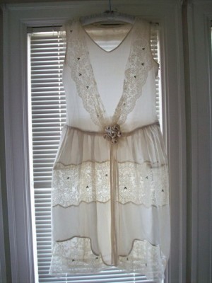 vintage-lace-wedding-reception-dress111.jpg