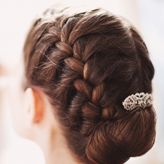 thumbs_bridal_hair_braids_bun_vintage_slide.jpg